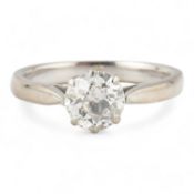 WHITE GOLD & DIAMOND SOLITAIRE RING