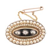 19TH CENTURY GEORGIAN GOLD DIAMOND & PEARL MOUNRNING BROOCH PIN