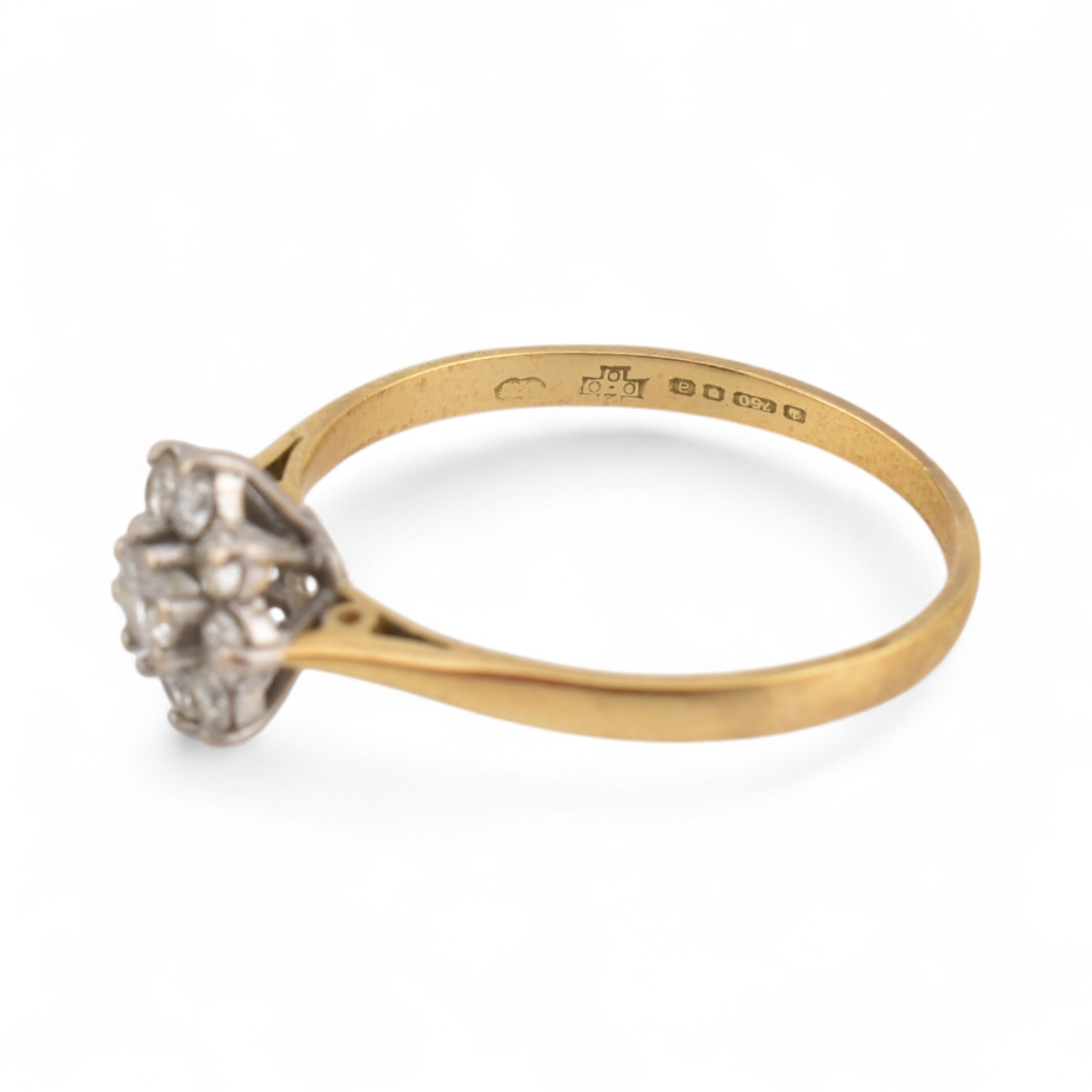 HALLMARKED 18CT GOLD & DIAMOND CLUSTER RING - Image 2 of 4