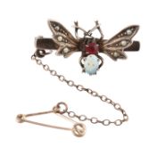 EARLY 20TH CENTURY GEM SET BUTTFLY BROOCH PIN