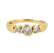 HALLMARKED 18CT GOLD & DIAMOND THREE STONE RING
