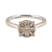 HALLMARKED 18CT GOLD & DIAMOND CLUSTER RING