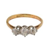 18CT GOLD & DIAMOND THREE STONE RING