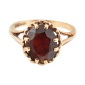 1970S HALLMARKED 9CT ROSE GOLD & GARNET RING