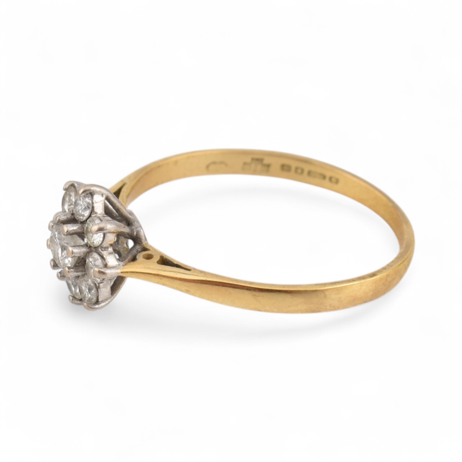 HALLMARKED 18CT GOLD & DIAMOND CLUSTER RING - Image 3 of 4