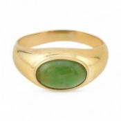 18CT GOLD & NEPHRITE JADE CABOCHON RING