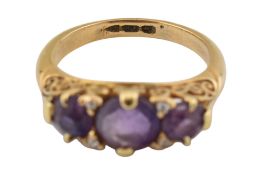 18CT GOLD & DIAMOND THREE STONE RING