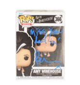 PETE DOHERTY (THE LIBERTINES) - AUTOGRAPHED AMY WINEHOUSE FUNKO