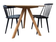 CONTEMPORARY OAK DINING TABLE & CHAIRS