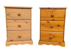 TWO CONTEMPORARY VICTORIAN STYLE COUNTRY PINE BEDSIDE DRAWERS / TABLES