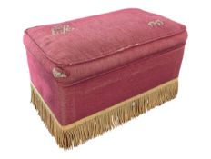 1953 QUEEN ELIZABETH II COMMEMORATIVE CORONATION STOOL