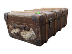 20TH CENTURY BROWN STEAMER TRAVEL TRUNK