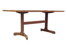 VICTOR B WILKINS - G-PLAN FURNITURE A MID CENTURY TEAK DINING TABLE