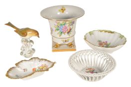 FIVE 20TH CENTURY & LATER HERREND HUNGARIAN PORCELAIN ITEMS