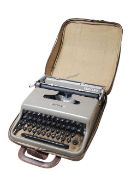 1950S VINTAGE OLIVETTI LETTERA 22 TYPEWRITER CASED