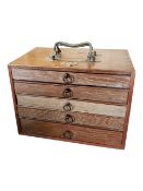 20TH CENTURY VINTAGE CHINESE MAH-JONG SET HOUSED IN A WOODEN BOX