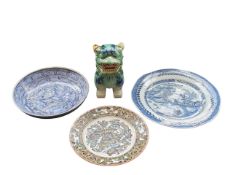 19TH/EARLY 20TH CENTURY CHINESE PLATES AND FOO DOG