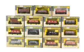 MODEL RAILWAY - COLLECTION OF OO GAUGE ROLLING STOCK WAGONS