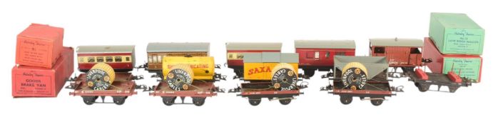 MODEL RAILWAY - COLLECTION OF HORNBY O GAUGE ROLLING STOCK