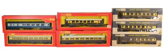 MODEL RAILWAY - COLLECTION OF HORNBY & WRENN OO GAUGE COACHES