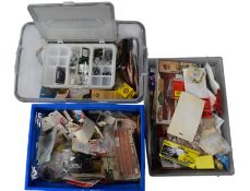 MODEL RAILWAY - LARGE COLLECTION OF OO GAUGE ACCESSORIES