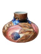 OLD TUPTON WARE - 20TH CENTURY CERAMIC MOORCROFT STYLE VASE