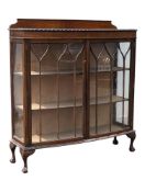 QUEEN ANNE REVIVAL 1920S / EDWARDIAN PERIOD CHINA DISPLAY CABINET