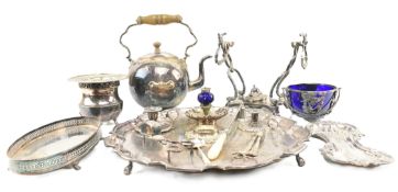 MIXED SELECTION OF SILVER-PLATED ITEMS