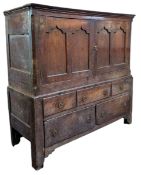 18TH CENTURY OAK WOOD HOUSEKEEPER'S / LIVERY CUPBOARD
