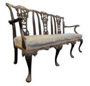 CHIPPENDALE REVIVAL EARLY 20TH CENTURY MAHOGANY TRIPLE CHAIRBACK SETTEE