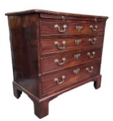 GEORGE III 19TH CENTURY MAHOGANY BACHELORS CHEST OF DRAWERS