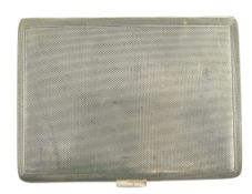 20TH CENTURY QUEEN ELIZABETH II HALLMARKED SILVER CIGARETTE CASE