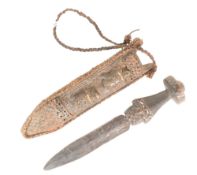 EARLY 20TH CENTURY CONGOLESE TRIBAL DAGGER