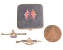 COLLECTION OF BRITISH & FRENCH MILITARIA