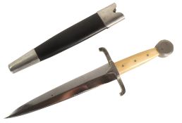20TH CENTURY REPLICA OF A MEDIEVAL KNIGHTS QUILLON DAGGER