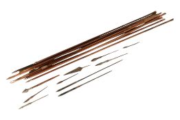 COLLECTION OF ANTIQUE ARROWS & ARROW HEADS