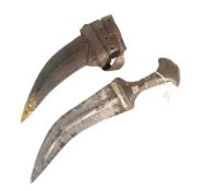 LATE 19TH CENTURY ARABIAN JAMBIYA DAGGER