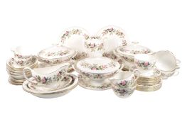 WEDGWOOD - HATHAWAY ROSE PATTERN - VINTAGE 20TH CENTURY CHINA DINNER SERVICE