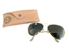 VINTAGE 1970S RAY BAN BAUSCH & LOMB AVIATOR SUNGLASSES