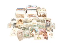 LARGE COLLECTION OF EARLY TO LATE 20TH CENTURY BRITISH POSTCARDS