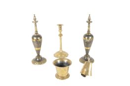COLLECTION OF EARLY 20TH CENTURY BRASS DECORATIVE ITEMS