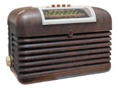 BUSH, BRITISH - VINTAGE 20TH CENTURY BAKELITE CASE RADIO