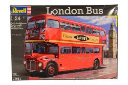 MODEL KITS - REVELL 1/24 SCALE LONDON BUS - SEALED