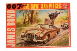 JIGSAW PUZZLES - VINTAGE JAMES BOND GOLD FINGER 375 PIECE PUZZLE