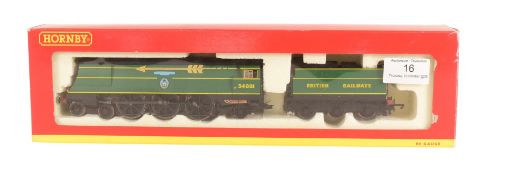 MODEL RAILWAY - HORNBY OO GAUGE LOCOMOTIVE ' 92 SQUADRON '