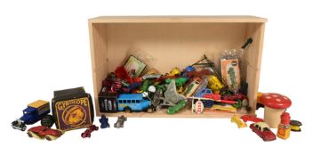 COLLECTION OF ASSORTED VINTAGE TOYS & COLLECTABLES