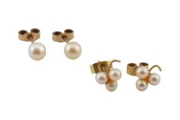 TWO PAIRS OF 9CT GOLD & PEARL EARRINGS & SILVER PEARL NECKLACE