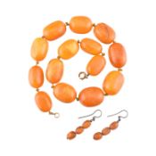VINTAGE AMBER BEAD NECKLACE
