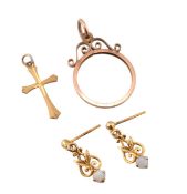 ASSORTMENT OF 9CT GOLD JEWELLERY