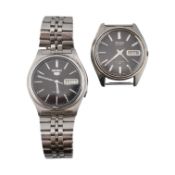 TWO SEIKO AUTOMATIC STAINLESS STEEL WRISTWATCHES